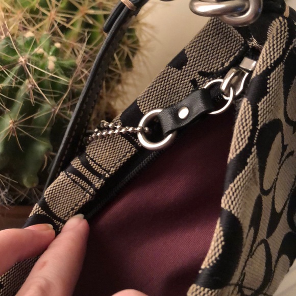 Brand new Coach wristlet - Picture 5 of 5